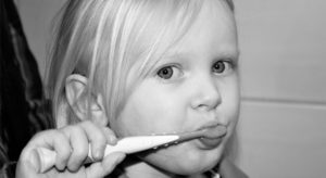 baby brush teeth